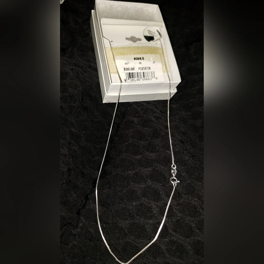 Sterling Silver Frog necklace with 16 Inch box Chain - Picture 6 of 6